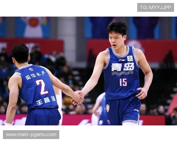 青岛对阵北控卡位战现争议判罚 韦瑟斯庞绝平三分犯规未吹罚